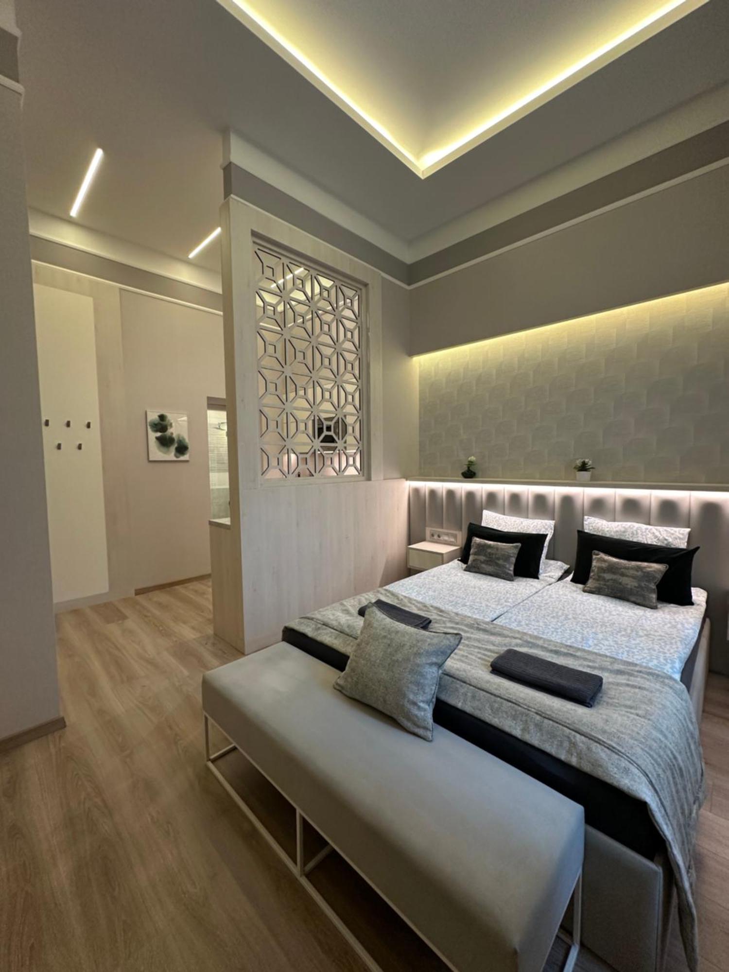 Revay 20 Suites By Corall บูดาเปสต์ ภายนอก รูปภาพ