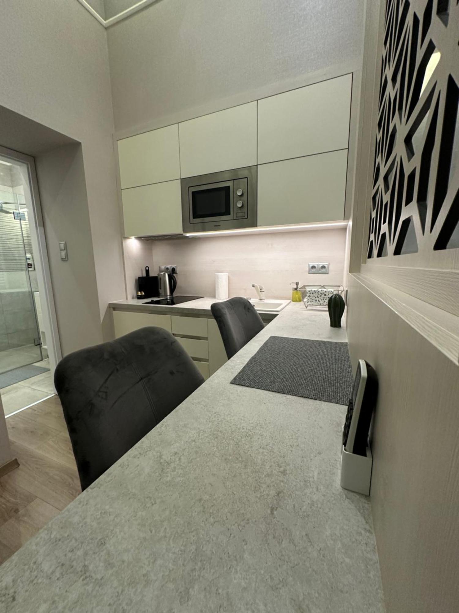 Revay 20 Suites By Corall บูดาเปสต์ ภายนอก รูปภาพ