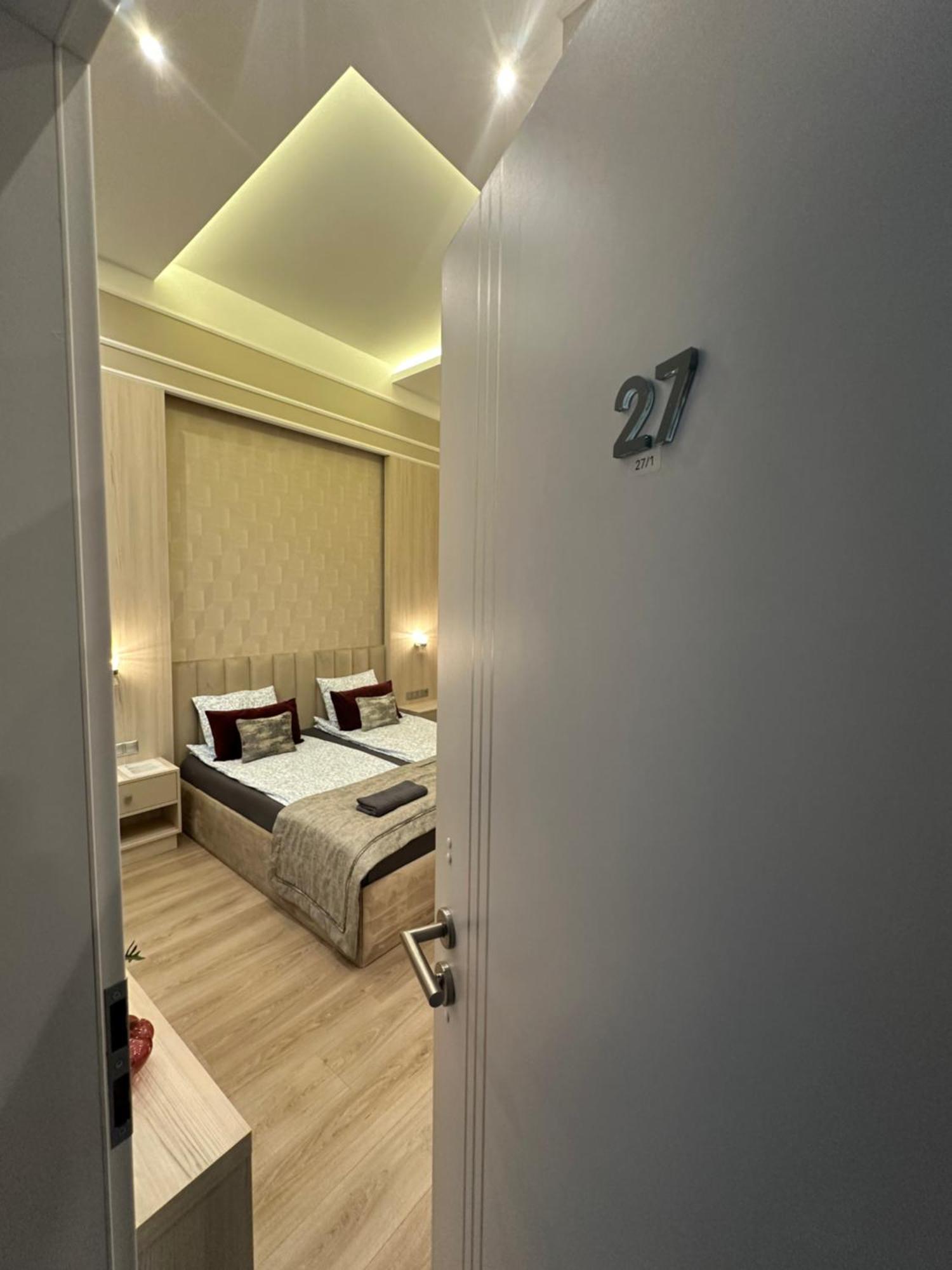 Revay 20 Suites By Corall บูดาเปสต์ ภายนอก รูปภาพ