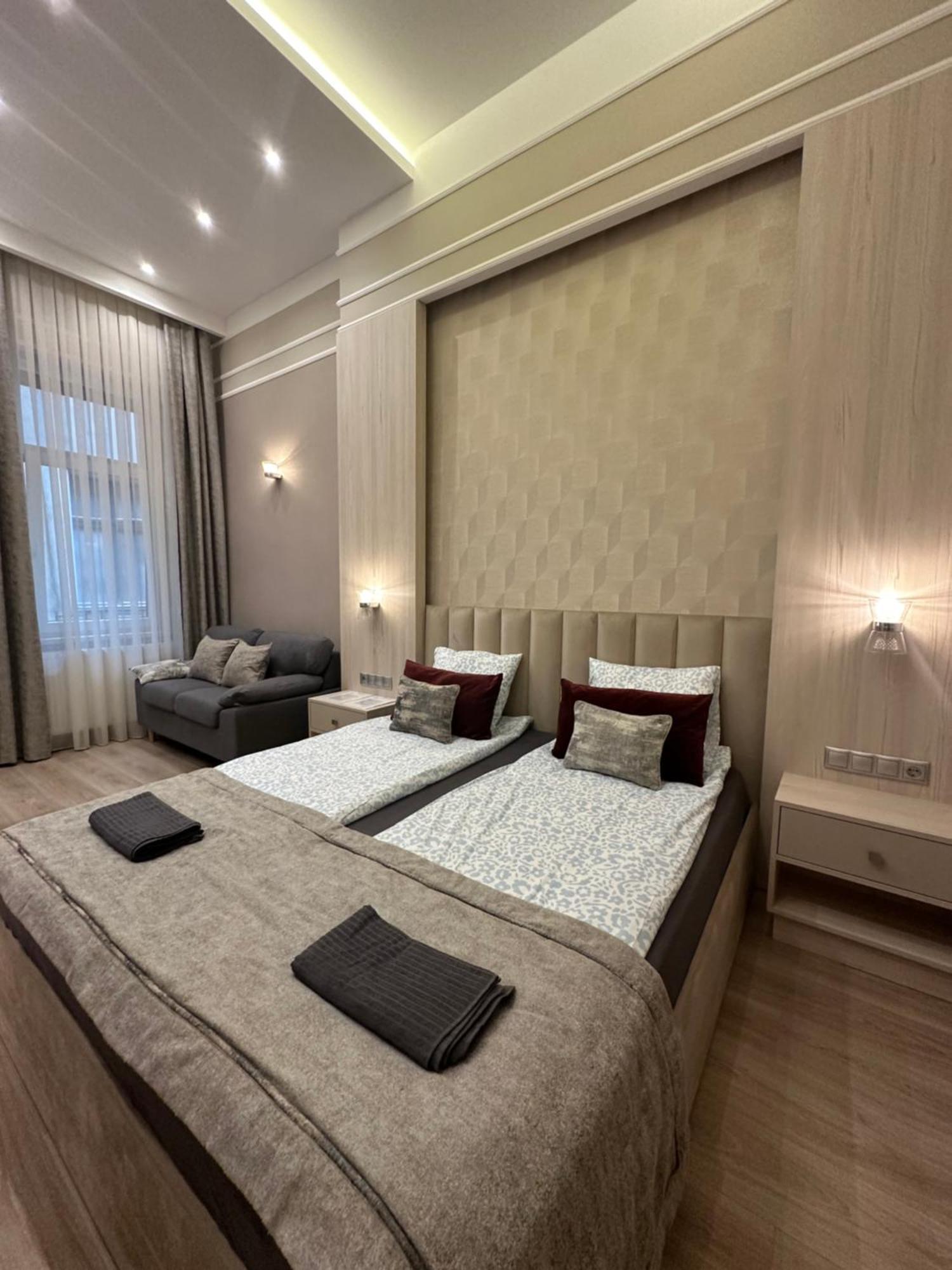 Revay 20 Suites By Corall บูดาเปสต์ ภายนอก รูปภาพ